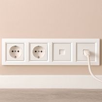 Nova IV kettő dugalj kettő UTP csatlakozóval fehér kerettel