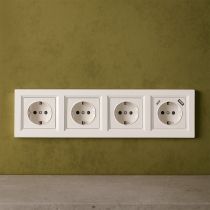 Nova IV három földelt csatlakozóaljzat dugalj USB csatlakozóval fehér kerettel