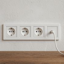 Nova IV három dugalj TV csatlakozóval fehér kerettel